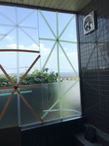 飯塚市のガラス交換（浴室大板ガラス）