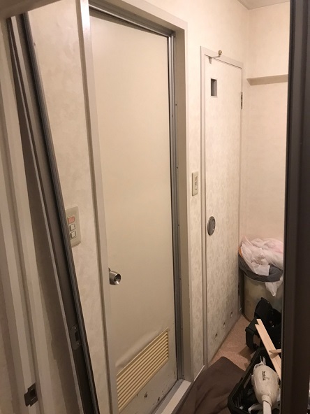 既存の浴室ドア写真