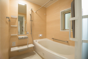 賃貸で浴室の鏡が曇って困っている方へ原因や対処法を解説 福岡県の窓とドアの修理専門店 窓店